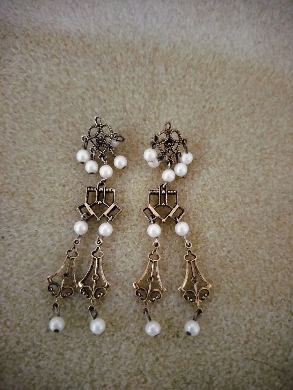 Vintage-Inspired Pearl Drop Dangle Earrings - Gold Tone